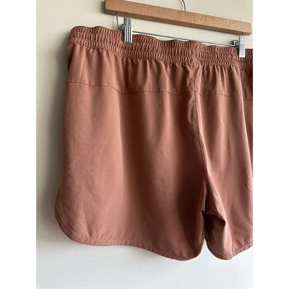 Columbia Men’s XL Terracotta Performance Fishing Shorts 5” Stretch Quick Dry